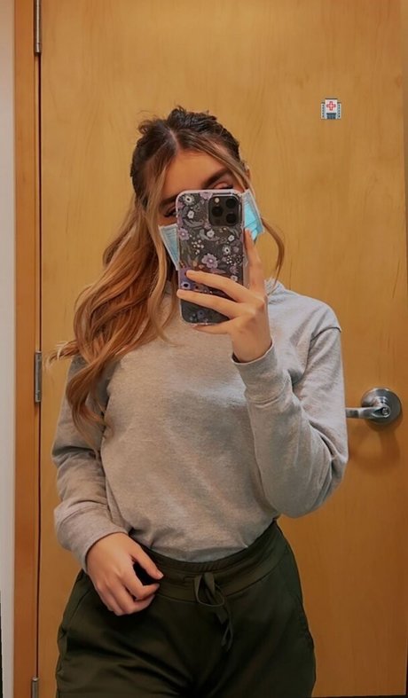 Naakte gelekte OnlyFans-foto van Paola Silerio