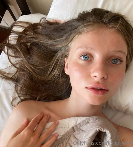 Naakte gelekte OnlyFans-foto van Lindalean