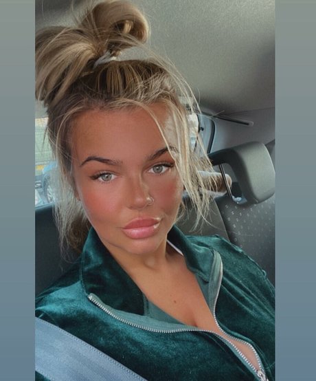 Naakte gelekte OnlyFans-foto van Kayl Anne