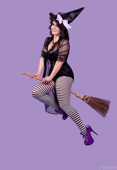 Naakte gelekte OnlyFans-foto van Lilydeville