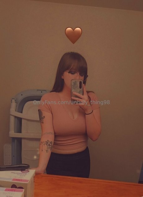 Naakte gelekte OnlyFans-foto van Unholything98