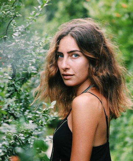 Naakte gelekte OnlyFans-foto van Hazar Motan