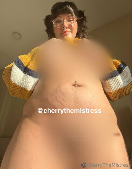Naakte gelekte OnlyFans-foto van Cherryishairy