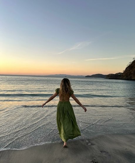 Naakte gelekte OnlyFans-foto van Logan Rae Hill