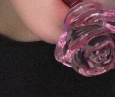 Naakte gelekte OnlyFans-foto van Honeydommj
