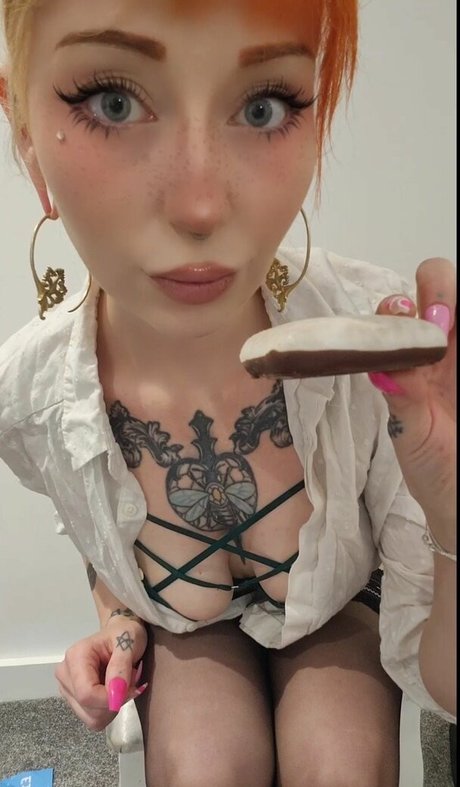 Naakte gelekte OnlyFans-foto van Almalexia
