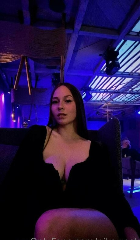 Naakte gelekte OnlyFans-foto van Nikawest