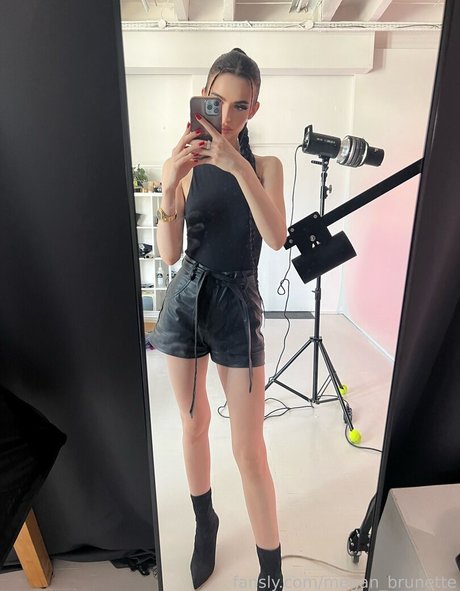 Naakte gelekte OnlyFans-foto van Meganbrunette