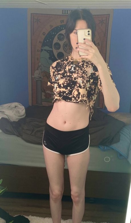 Naakte gelekte OnlyFans-foto van Anniedro