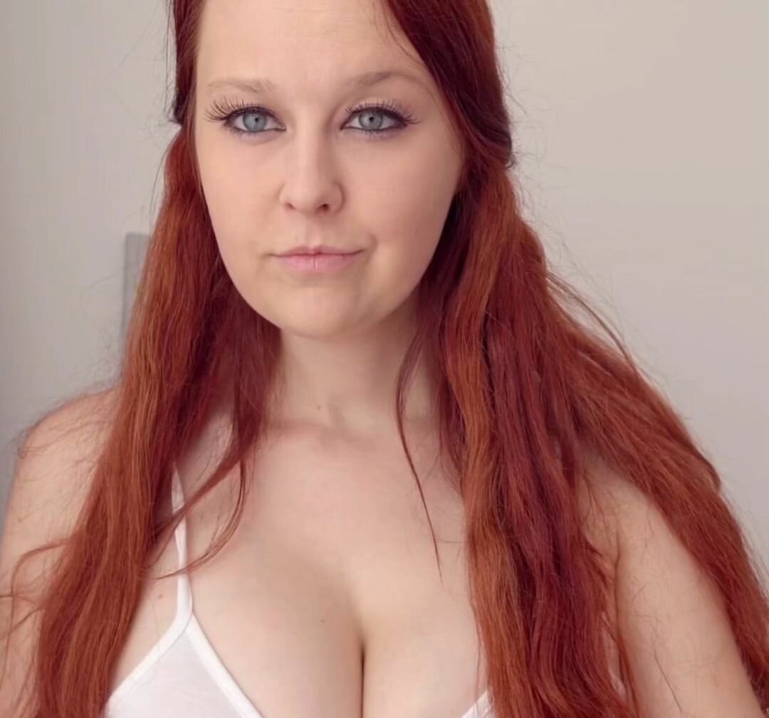 Naakte gelekte OnlyFans-foto van Goddess Julia #14 Naakte gelekte OnlyFans-foto van Goddess Julia #14