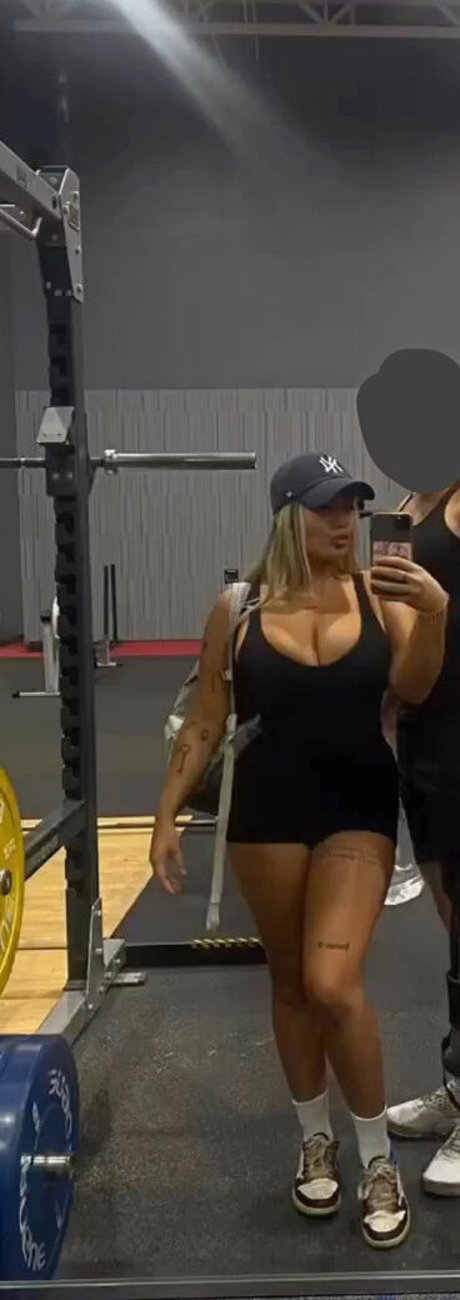 Naakte gelekte OnlyFans-foto van Gianna Malave