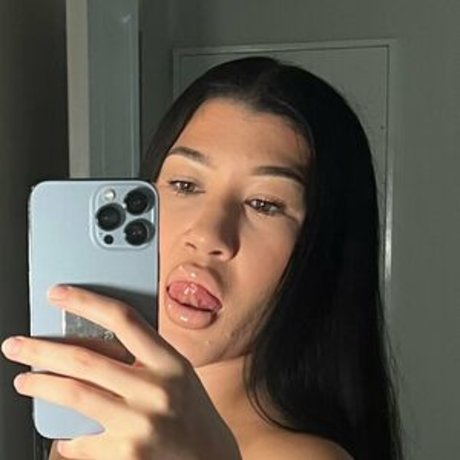 Naakte gelekte OnlyFans-foto van Thesophiakelly