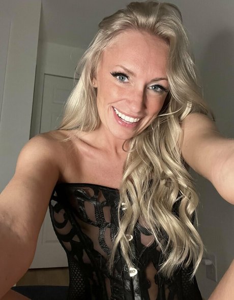 Naakte gelekte OnlyFans-foto van Maddyspremium