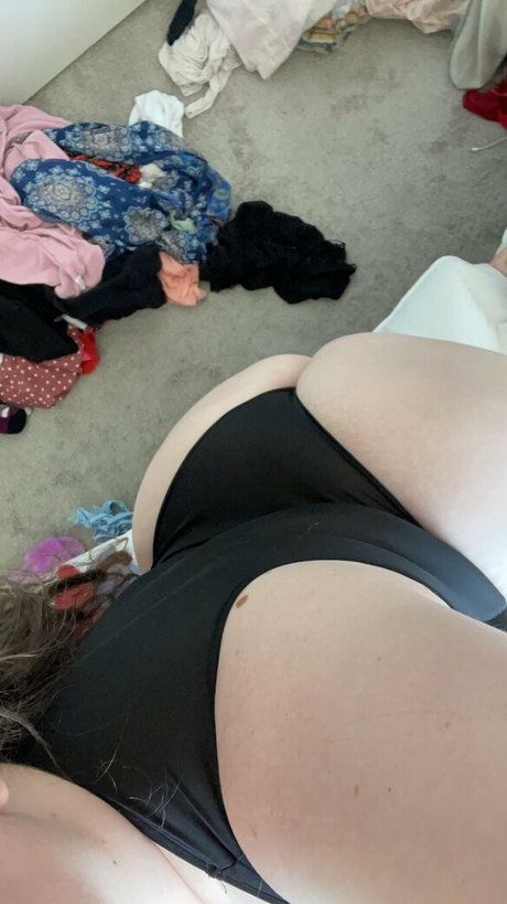 Plumpbombshell