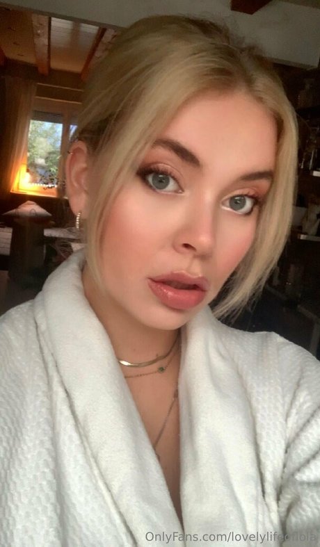 Naakte gelekte OnlyFans-foto van Lovelylifeoflola