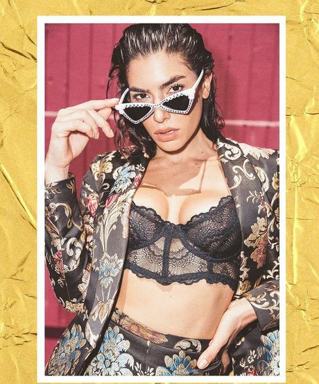 Naakte gelekte OnlyFans-foto van Nikki Howard