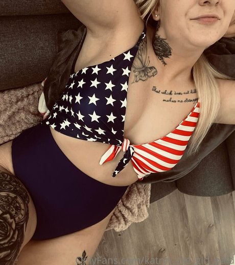Naakte gelekte OnlyFans-foto van Katrinczegirlpaid