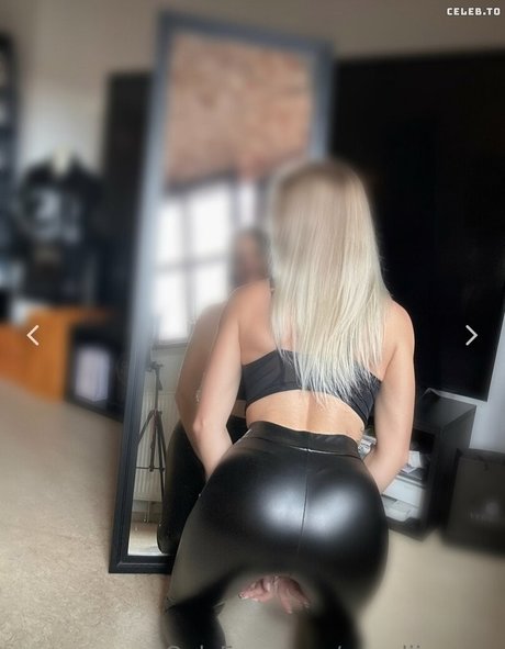 Naakte gelekte OnlyFans-foto van Kathrinmay