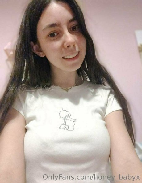 Naakte gelekte OnlyFans-foto van Baby Ash