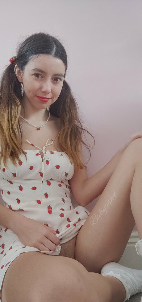 Naakte gelekte OnlyFans-foto van Honeybabyx