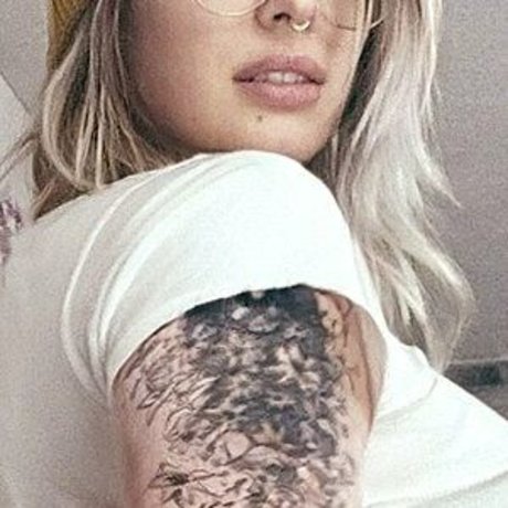 Naakte gelekte OnlyFans-foto van Missfaves