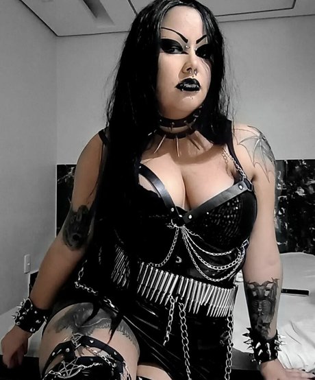 Naakte gelekte OnlyFans-foto van Vicky Draconya
