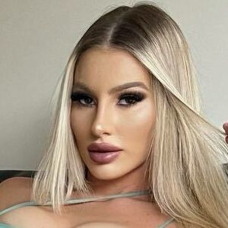 Naakte gelekte OnlyFans-foto van Misssdanniilouise