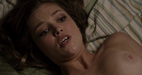 Naakte gelekte OnlyFans-foto van Lili Simmons