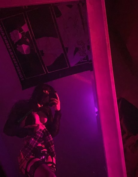 Naakte gelekte OnlyFans-foto van Sthenobites