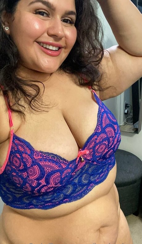 Naakte gelekte OnlyFans-foto van Karlaxlane