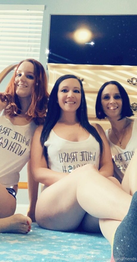 Naakte gelekte OnlyFans-foto van Jjandfriends