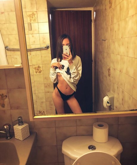 Naakte gelekte OnlyFans-foto van Bosmat Haberfeld