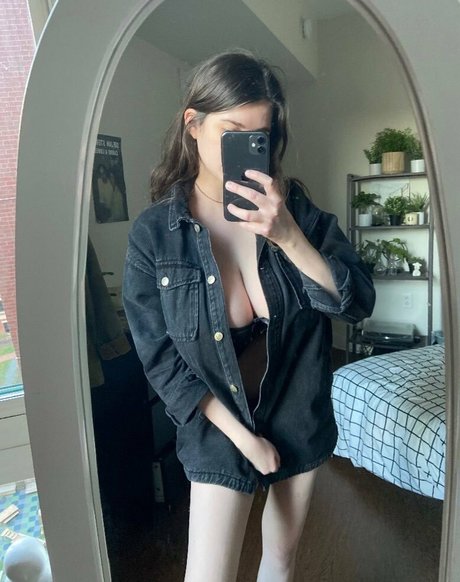 Naakte gelekte OnlyFans-foto van Baileymoon15