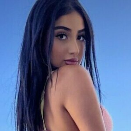 Naakte gelekte OnlyFans-foto van Spicy Mimi
