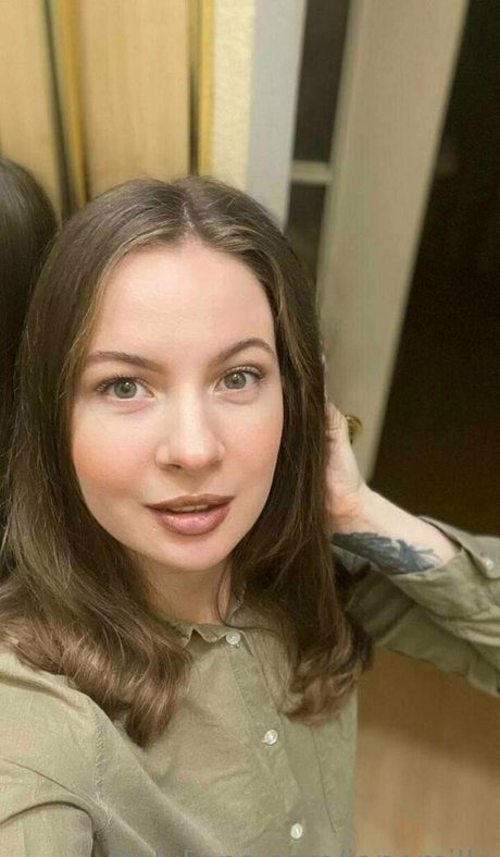 Naakte gelekte OnlyFans-foto van Anapuru