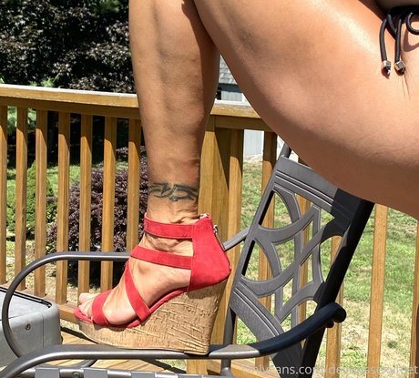 Naakte gelekte OnlyFans-foto van Devonssexyfeet