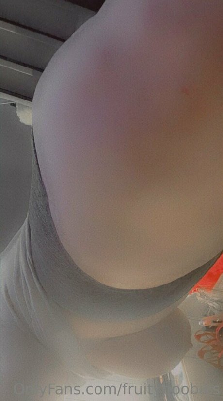 Naakte gelekte OnlyFans-foto van Fruityboobies