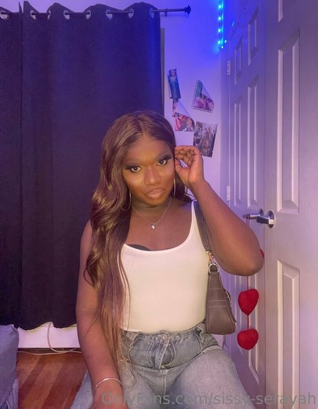 Naakte gelekte OnlyFans-foto van Sissyserayah