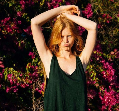 Naakte gelekte OnlyFans-foto van Anna Deniro