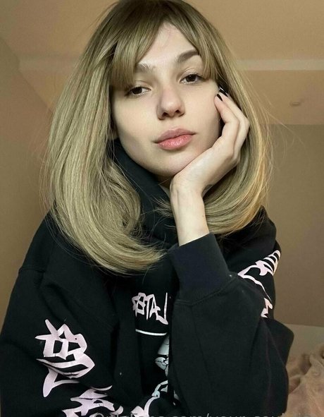 Naakte gelekte OnlyFans-foto van Yoursoullisa
