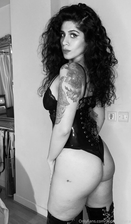 Mistresssophiasahara