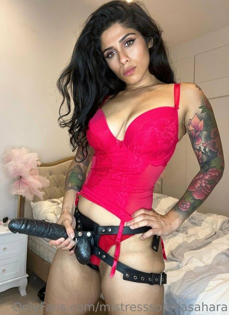 Naakte gelekte OnlyFans-foto van Mistresssophiasahara
