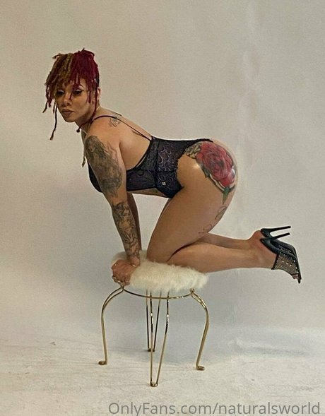 Naakte gelekte OnlyFans-foto van Naturalsworld