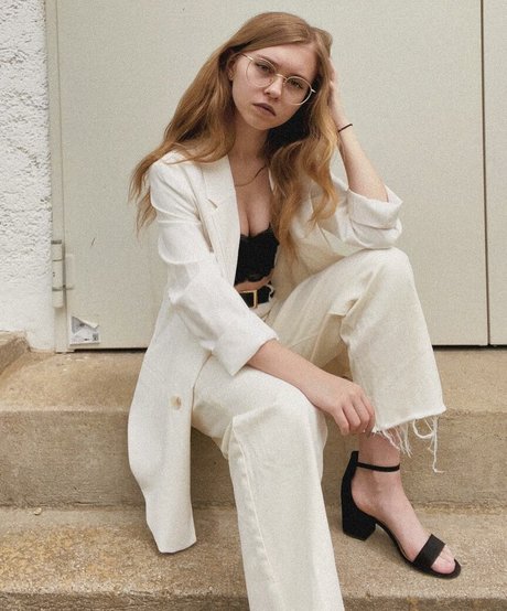 Naakte gelekte OnlyFans-foto van Anna Kauer