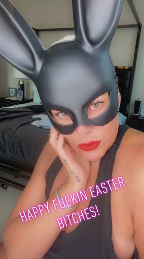 Naakte gelekte OnlyFans-foto van Madame Elise