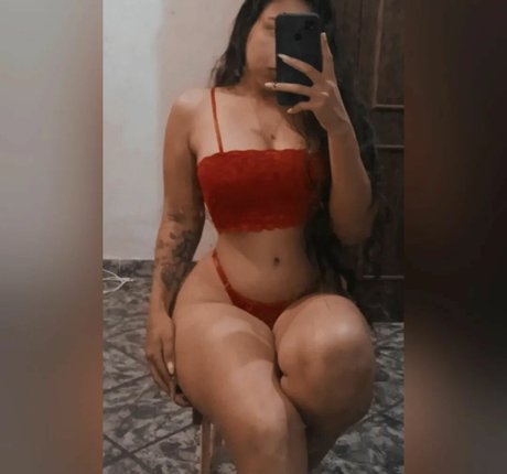 Naakte gelekte OnlyFans-foto van Mary Gustin