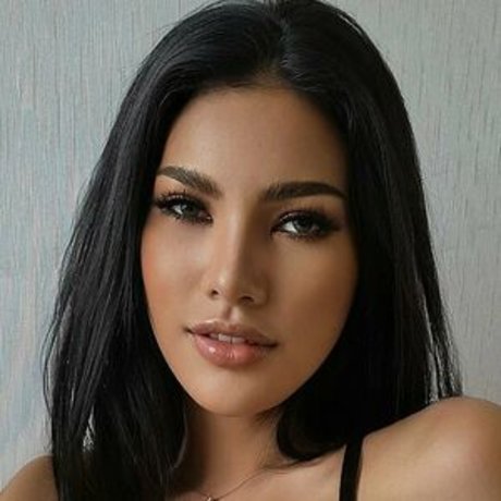 Ginasexyladyboy
