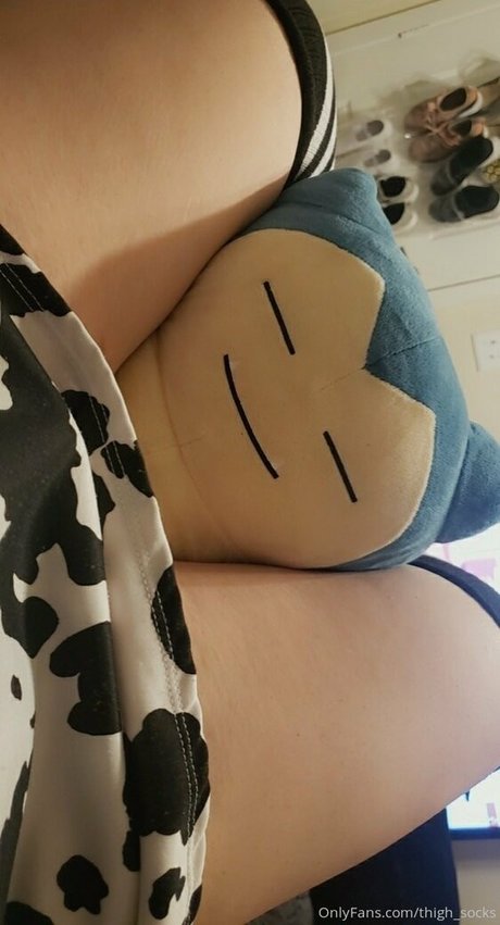 Naakte gelekte OnlyFans-foto van Thighsocks
