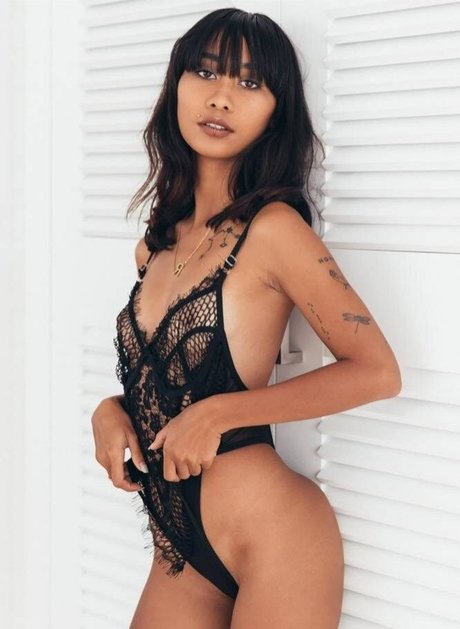 Naakte gelekte OnlyFans-foto van Beerubyd