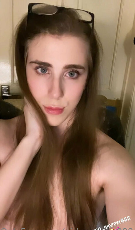 Naakte gelekte OnlyFans-foto van Girlgaymer888